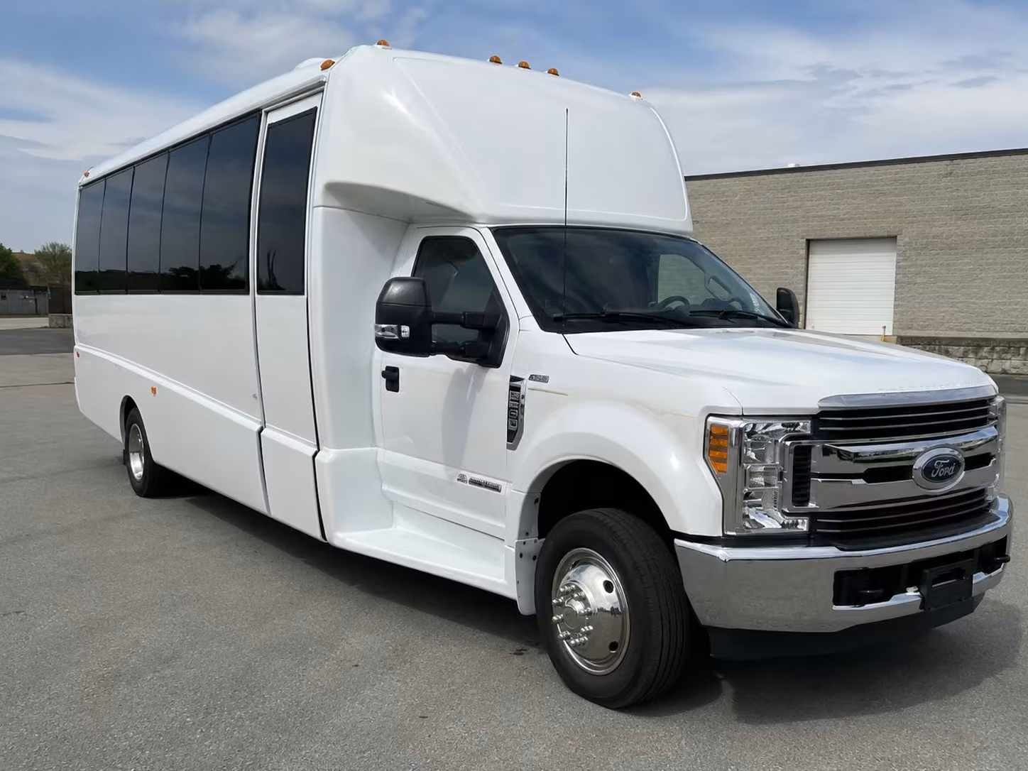 loveland 15 passenger minibus rental