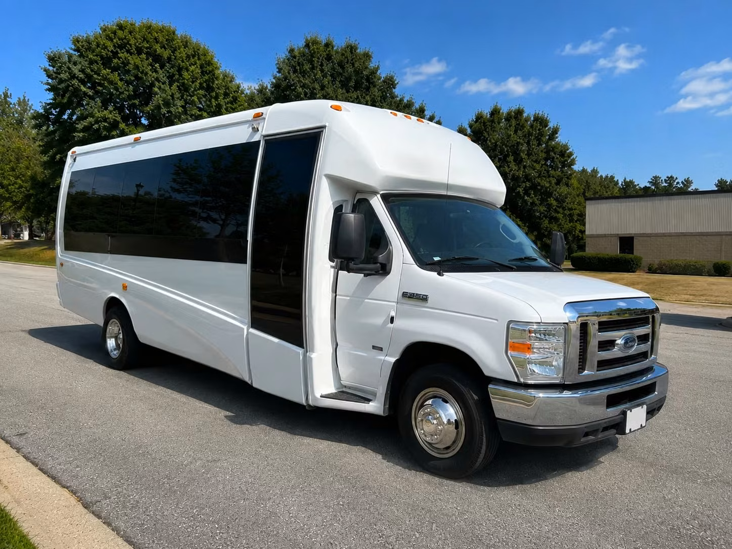 loveland 20 passenger minibus rental